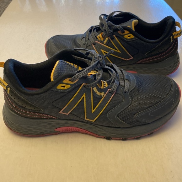 NEW BALANCE Unisex Running Shoes 9.5 W or 8 M - Picture 8 of 10